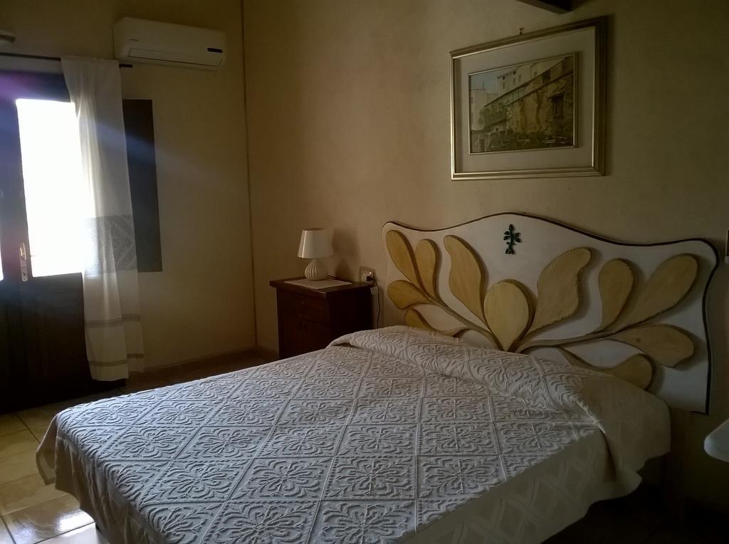 Hotel Valle Del Cedrino Galtellì Kültér fotó