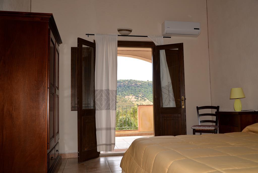 Hotel Valle Del Cedrino Galtellì Kültér fotó